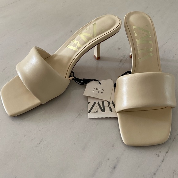 š Zara Leather Heeled Sandals